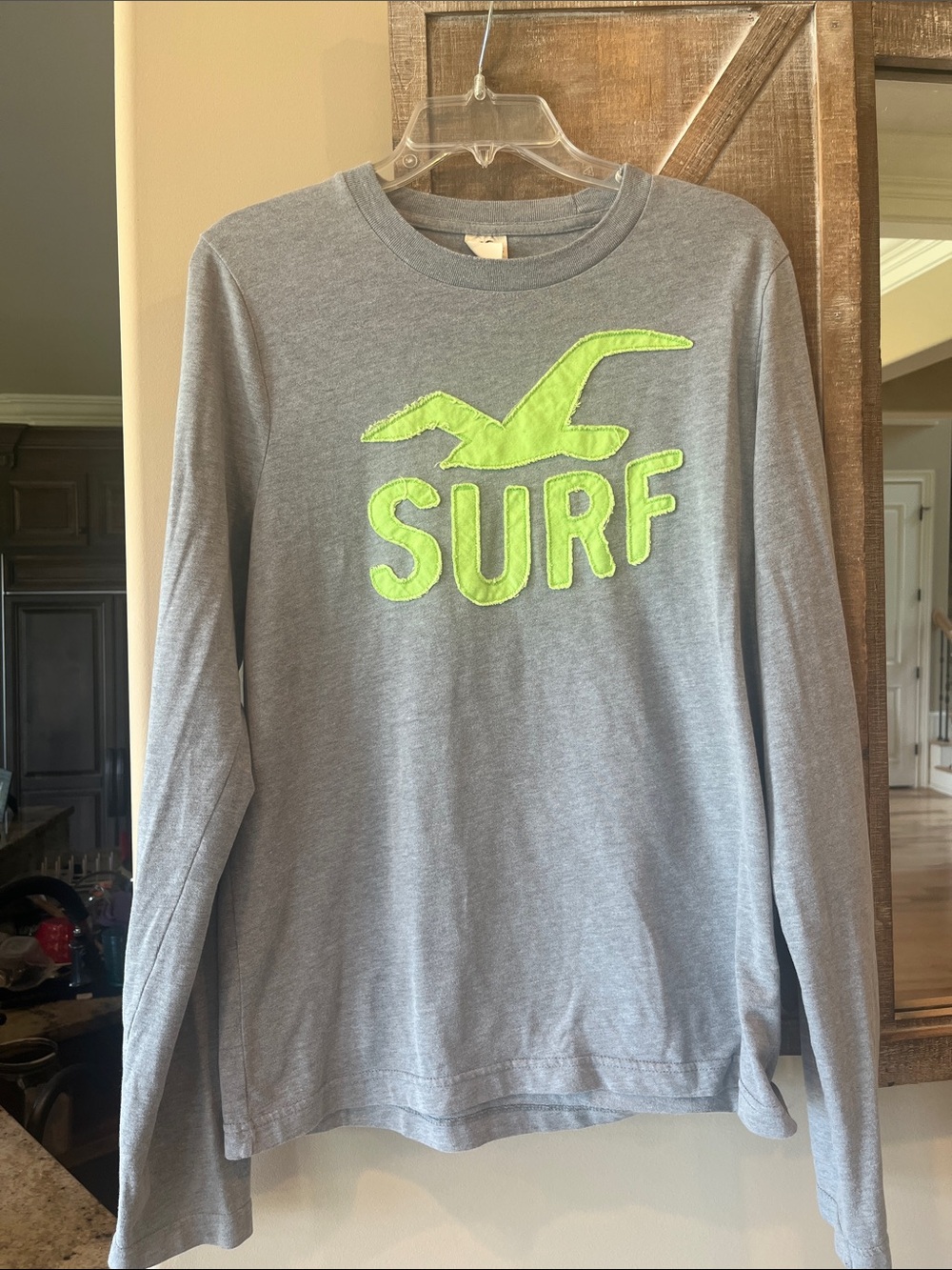 Hollister Men’s Light Gray Crewneck Soft Comfy  Long Sleeve